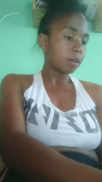 Larissa77 live cam on Cam4