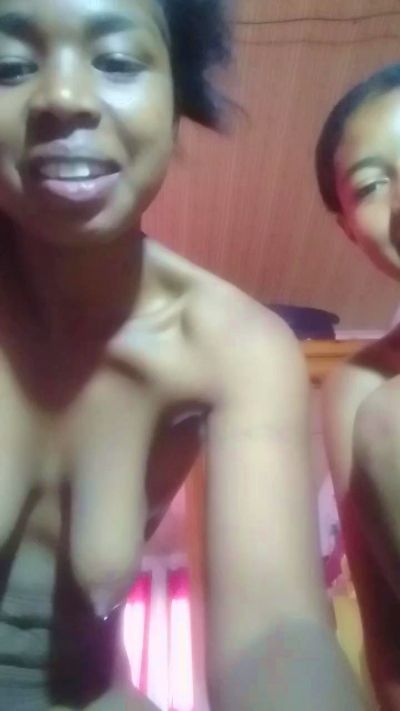 Larissa77 live cam on Cam4