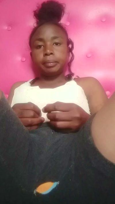 Larissa77 live cam on Cam4