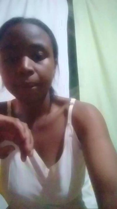 Larissa77 live cam on Cam4