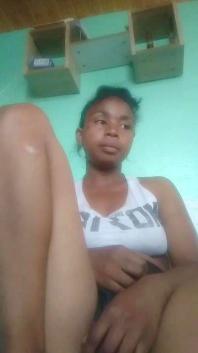 Larissa77 live cam on Cam4