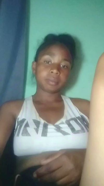 Larissa77 live cam on Cam4