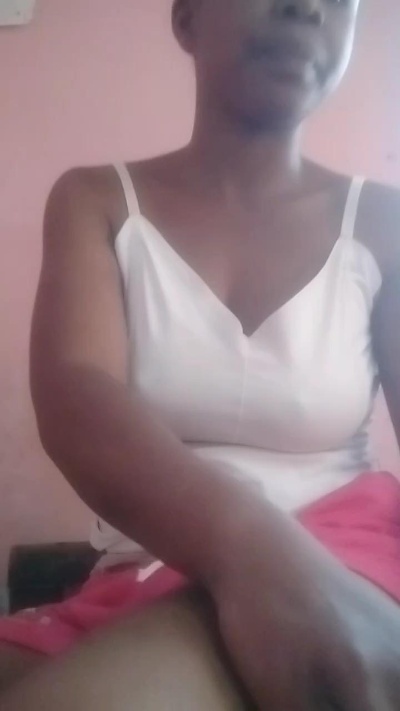 Larissa77 live cam on Cam4