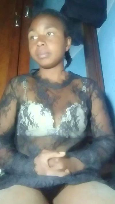 Larissa77 live cam on Cam4
