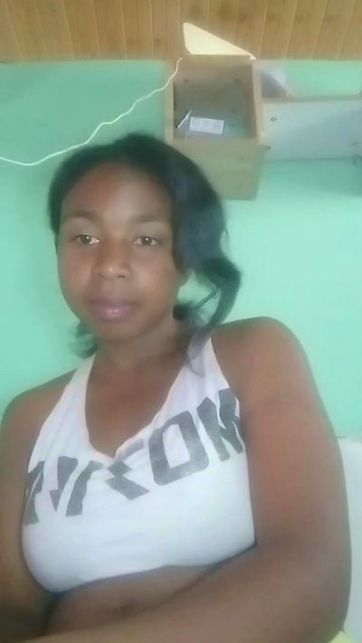 Larissa77 live cam on Cam4