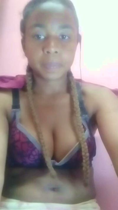 Larissa77 live cam on Cam4