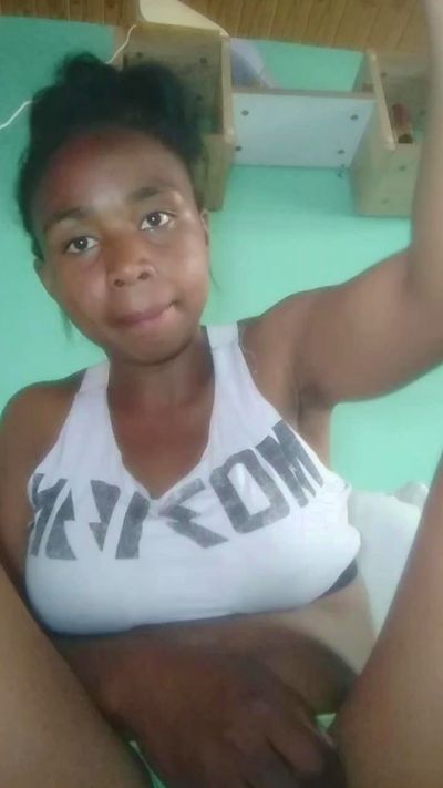 Larissa77 live cam on Cam4