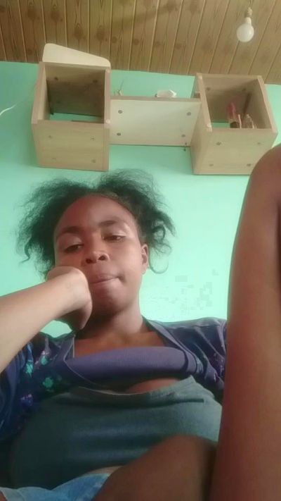 Larissa77 live cam on Cam4