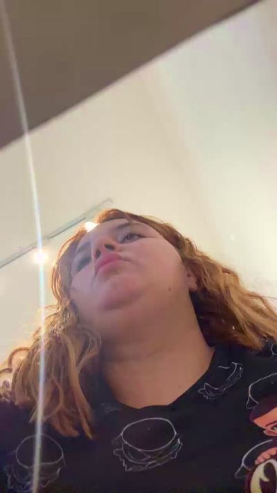 Larissababby live cam on Cam4