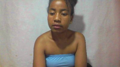 Larj live cam on Cam4