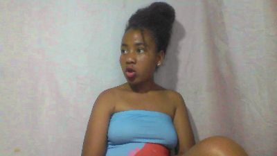 Larj live cam on Cam4