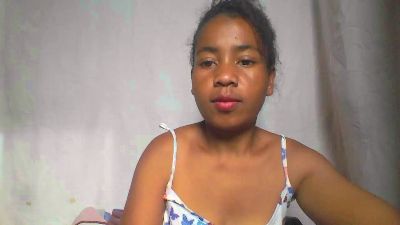 Larj live cam on Cam4