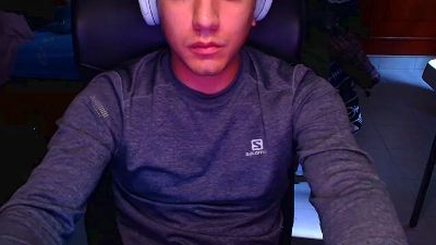 Larry_Art_A live cam on Cam4
