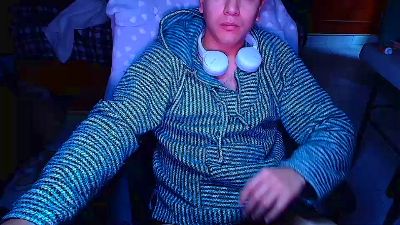 Larry_Art_A live cam on Cam4