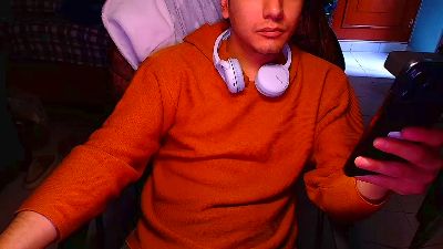 Larry_Art_A live cam on Cam4