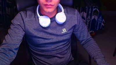 Larry_Art_A live cam on Cam4