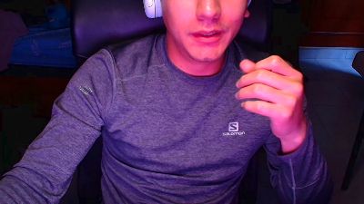Larry_Art_A live cam on Cam4
