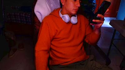 Larry_Art_A live cam on Cam4