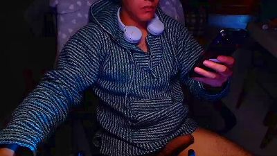 Larry_Art_A live cam on Cam4