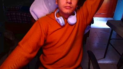 Larry_Art_A live cam on Cam4
