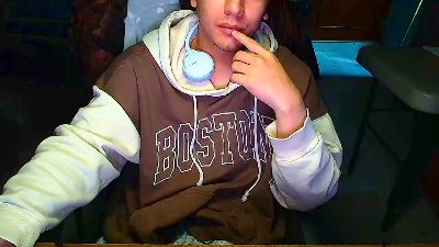 Larry_Art_A live cam on Cam4