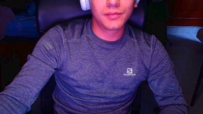 Larry_Art_A live cam on Cam4