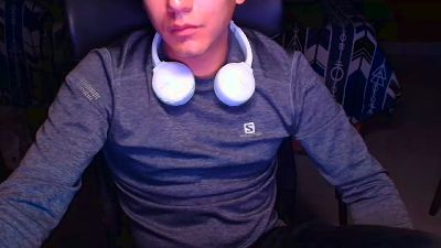 Larry_Art_A live cam on Cam4