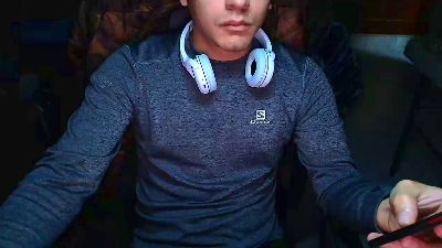 Larry_Art_A live cam on Cam4