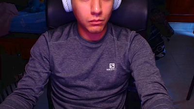 Larry_Art_A live cam on Cam4
