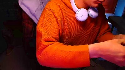 Larry_Art_A live cam on Cam4