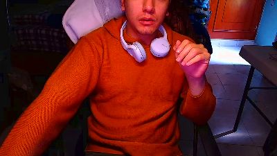 Larry_Art_A live cam on Cam4