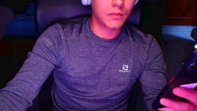 Larry_Art_A live cam on Cam4