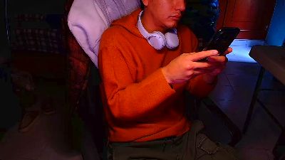 Larry_Art_A live cam on Cam4