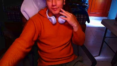 Larry_Art_A live cam on Cam4