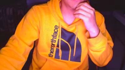 Larry_Art_A live cam on Cam4