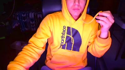 Larry_Art_A live cam on Cam4