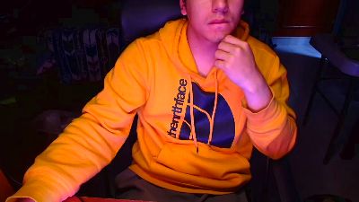 Larry_Art_A live cam on Cam4