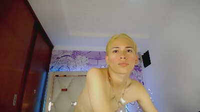 Larry_craft live cam on Cam4