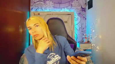 Larry_craft live cam on Cam4