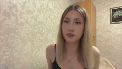 LashawnKahanek live cam on Cam4