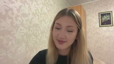 LashawnKahanek live cam on Cam4