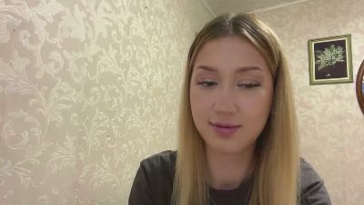 LashawnKahanek live cam on Cam4