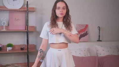 LatashaNewball live cam on Cam4