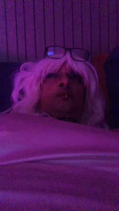 Latex4grandpa live cam on Cam4