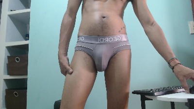 LatinBigCrazy live cam on Cam4