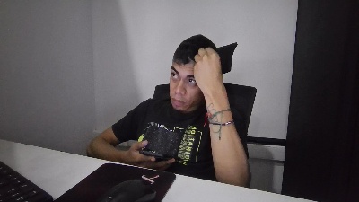 LatinBigCrazy live cam on Cam4