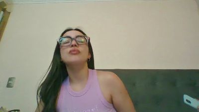 Latinaakita4 live cam on Cam4
