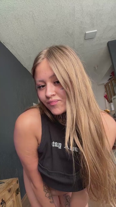 Latinamami live cam on Cam4