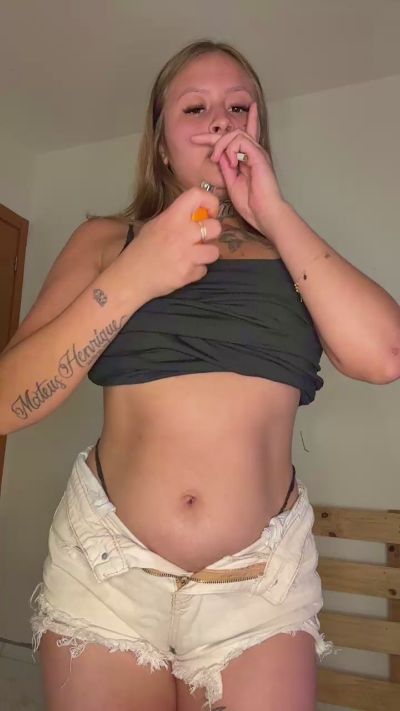 Latinamami live cam on Cam4