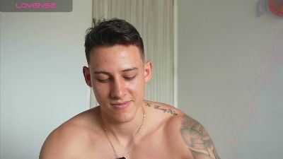Latino_Milk_99 live cam on Cam4
